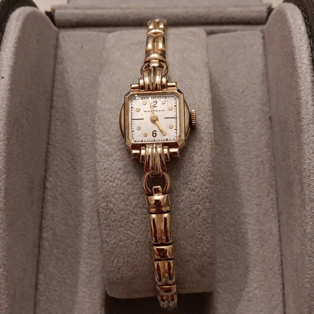 Vintage 10k gold filled ladies wristwatch